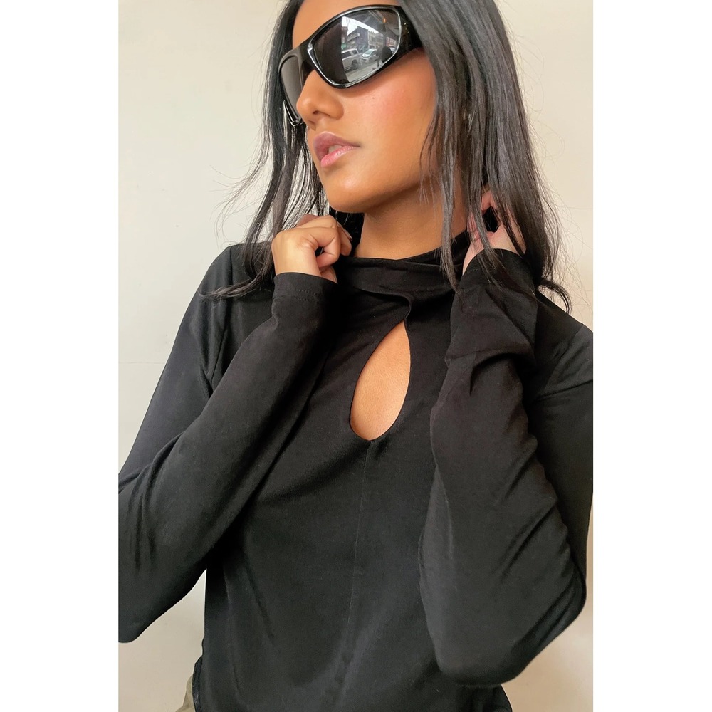 NWT Oak + Fort Womens Black Keyhole Crossover Mock Neck Minimalist Top Size M